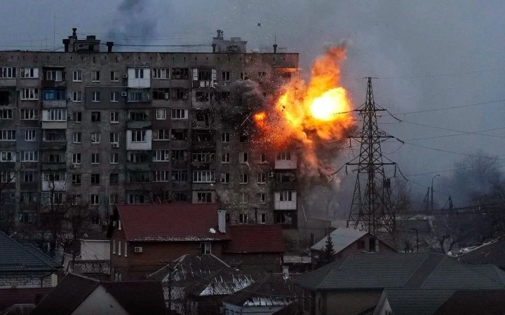 Кадр з фільму "20 днів у Маріуполі"
