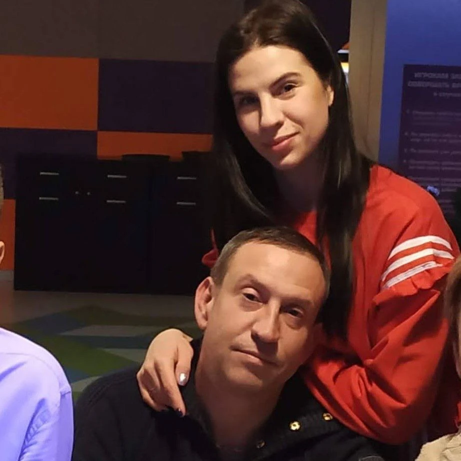 Анна з татом