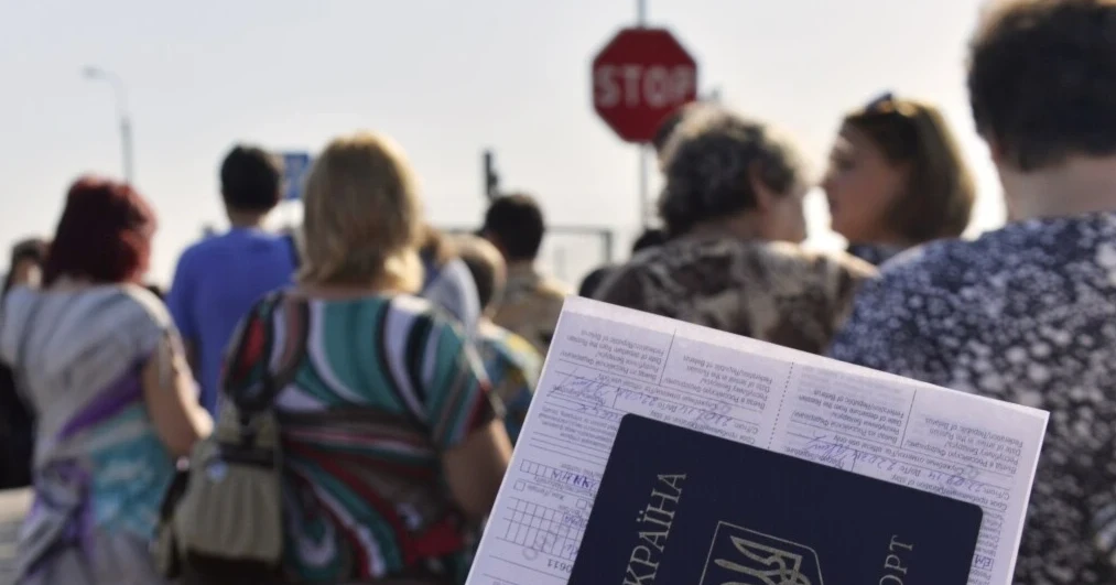 Українцям без документів спростили виїзд з окупації. У яких країнах можна оформити посвідчення