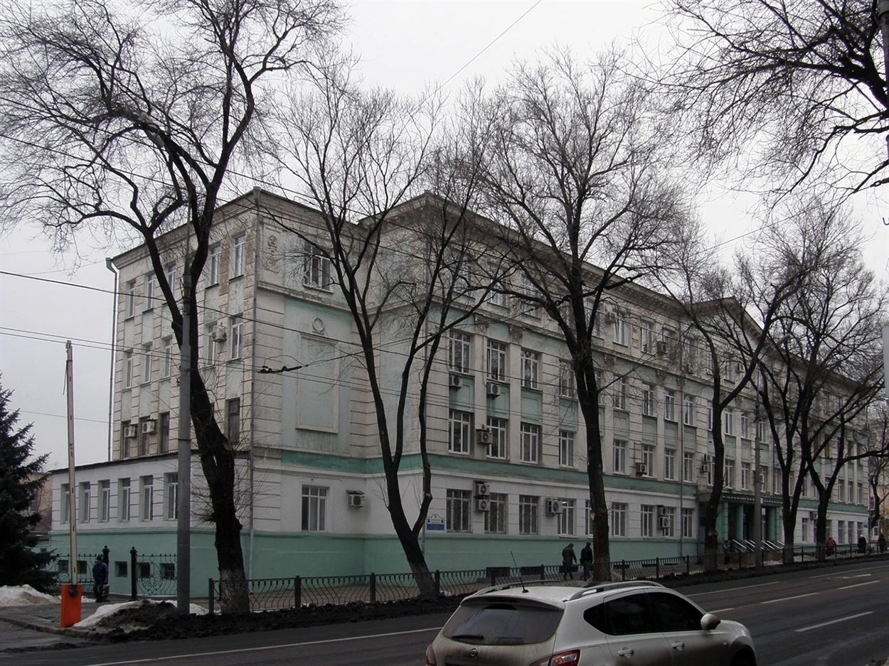 Будівля філологічного факультету ДонНУ в Донецьку (наразі під контролем окупаційної адміністрації)