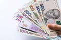 Родини з дітьми у прифронтових громадах отримають по 19 400 гривень зимової допомоги. Як оформити