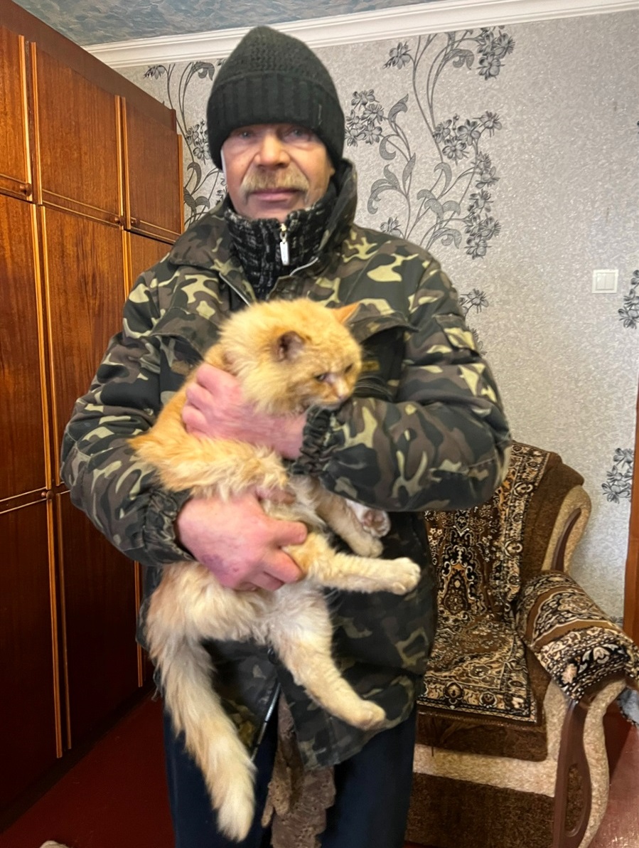 Кіт Рижик був з Іваном і Галиною під час мінометного обстрілу у бані