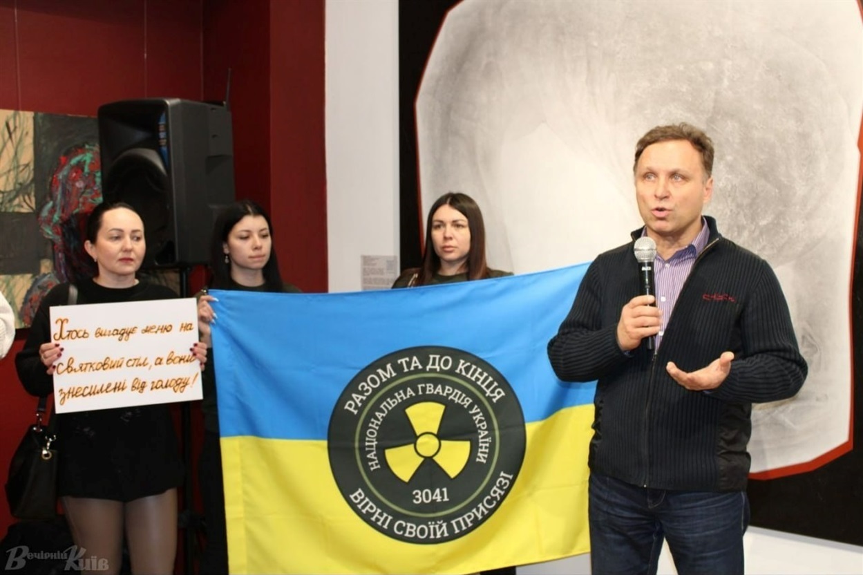 Олеся разом з іншими рідними щодня боряться за повернення своїх чоловіків з російського полону