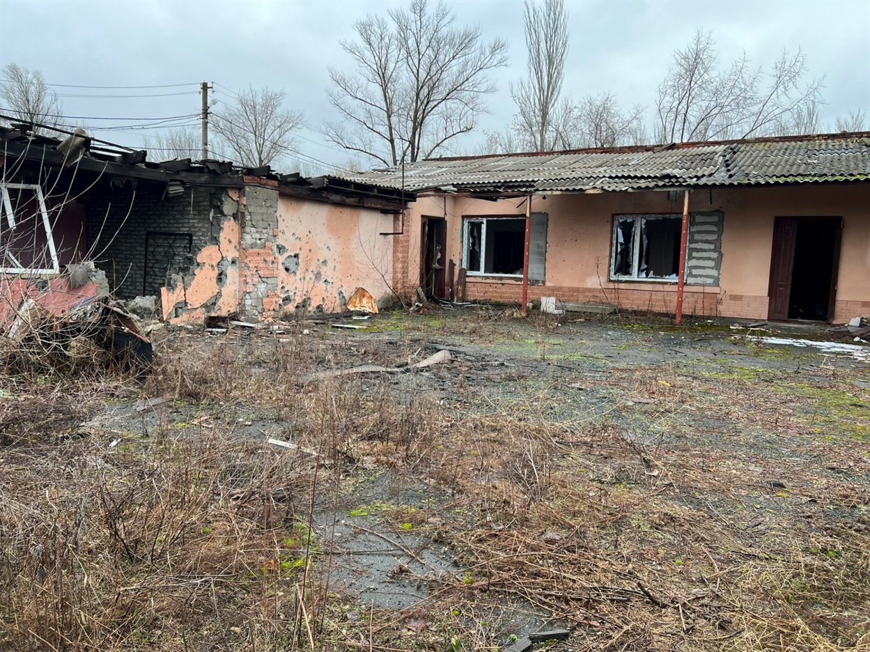 Ліворуч двері у редакцію