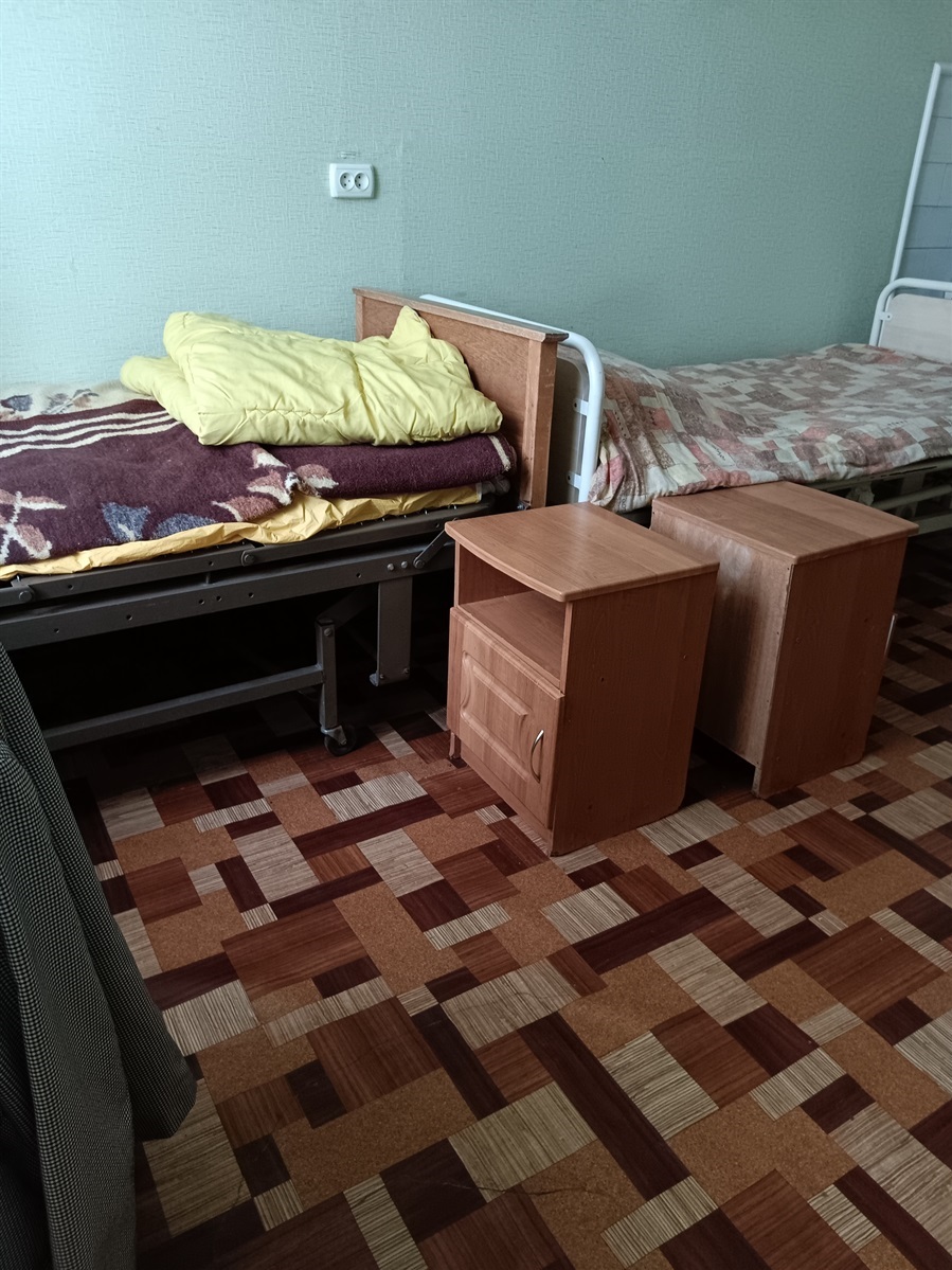 На одному з цих ліжок Світлана чекала, коли її батько прокинеться. Нині він оговтується після інсульту