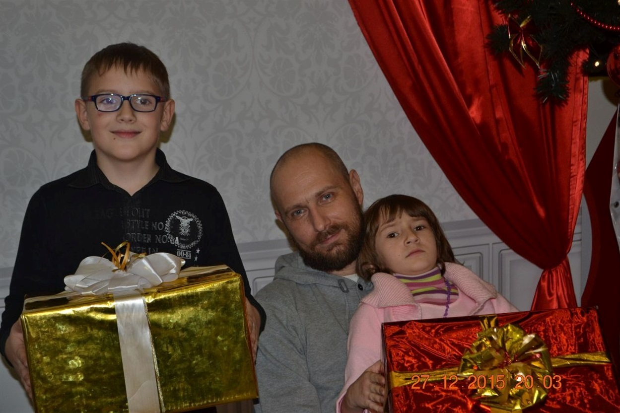 Олег завжди приділяв багато часу дітям