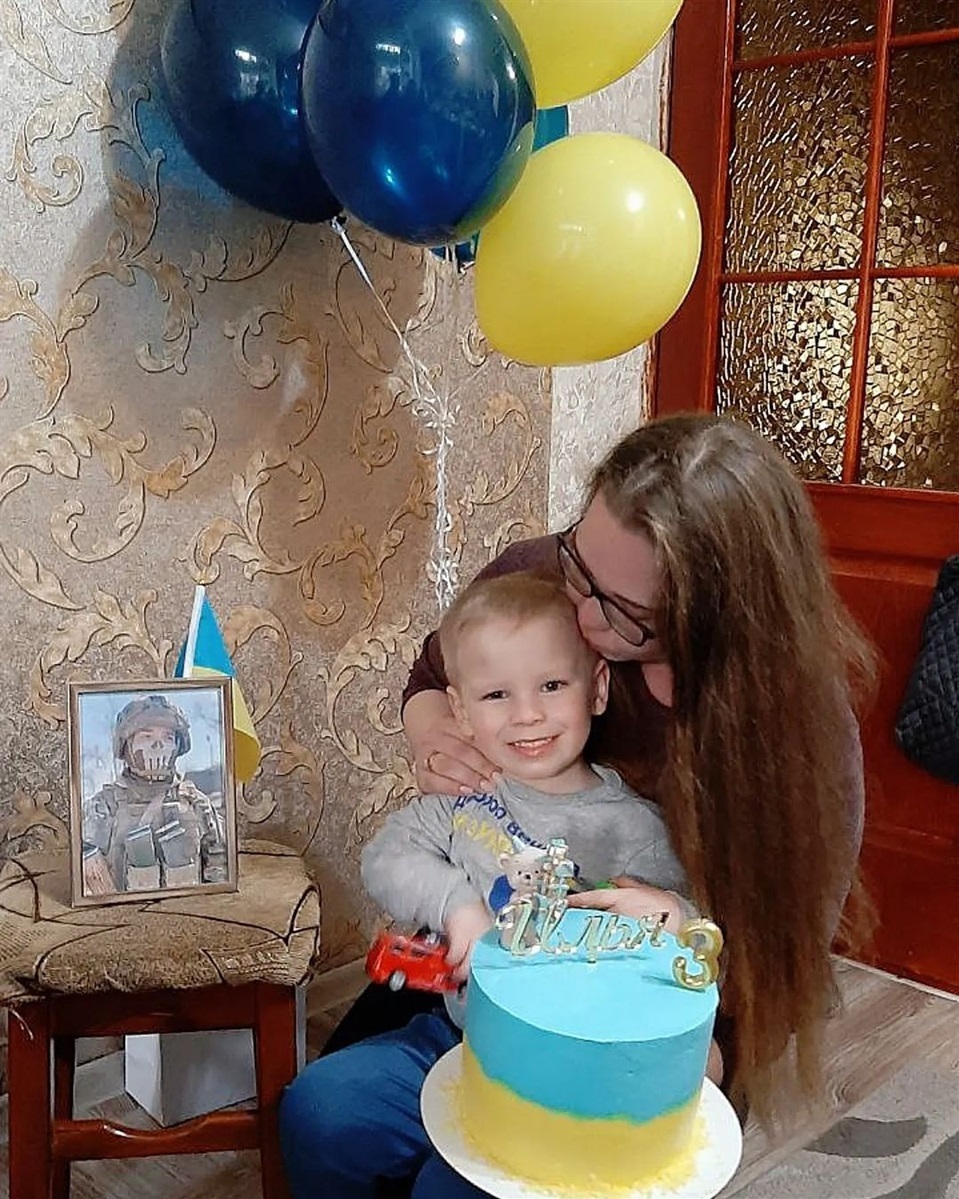 Маленькому Іллі часто сниться тато