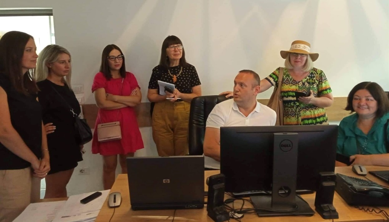 Журналісти з України на місцевому телебаченні
