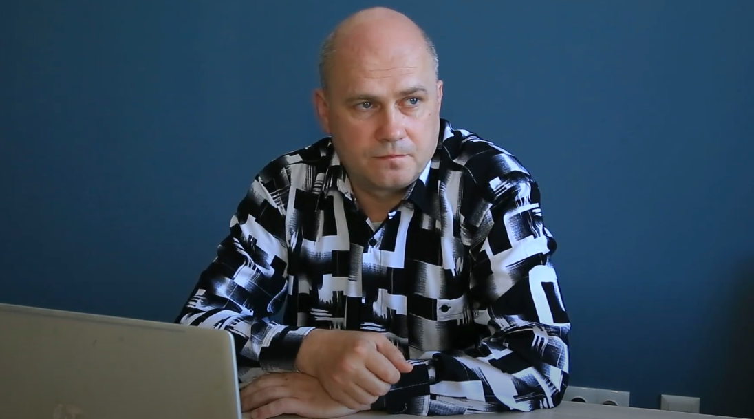 Олексій Іванішко переїхав з Курахового і тепер навчає таких же переселенців, як сам, шахтарській справі