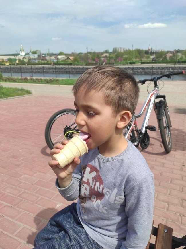 Гаяне і Тимофій часто гуляли на набережній