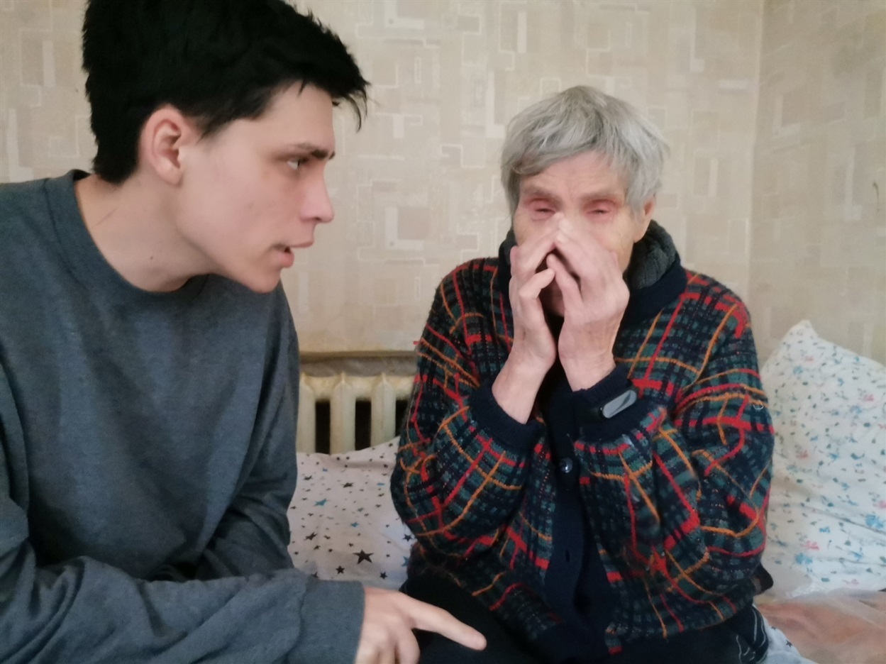 Максим і Надія Іванівна у квартирі у Києві