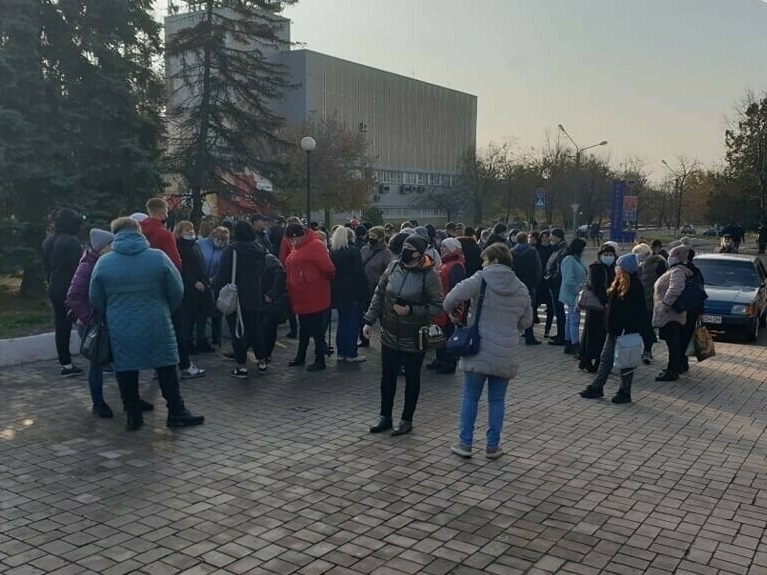 Работники комбината на протесте