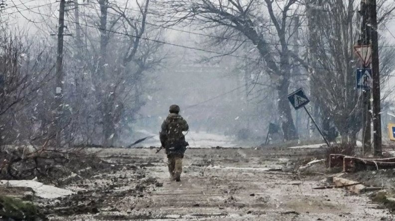 "Алігатор" у розбитому Маріуполі
