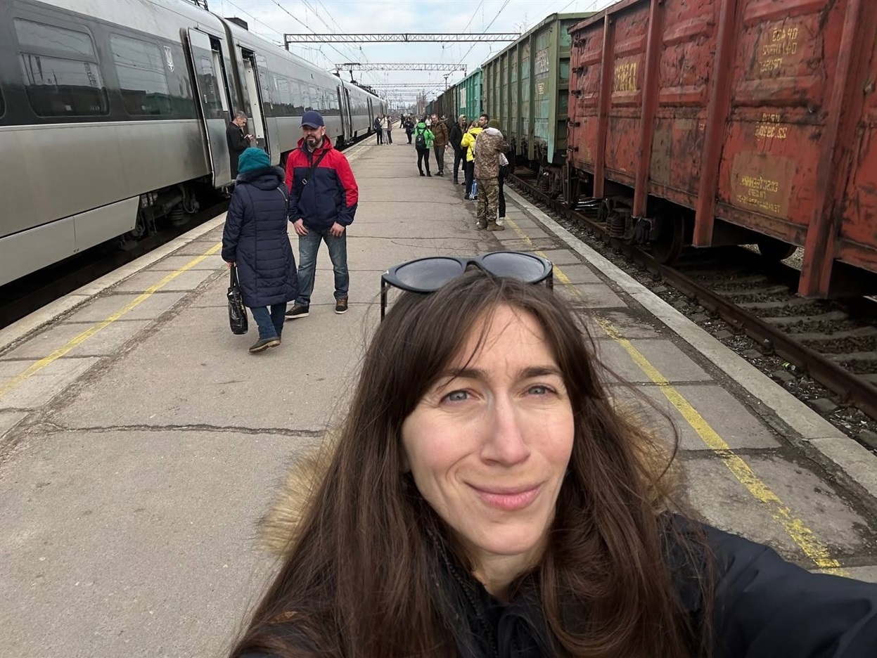 Інна на вокзалі у Краматорську, 2024 рік