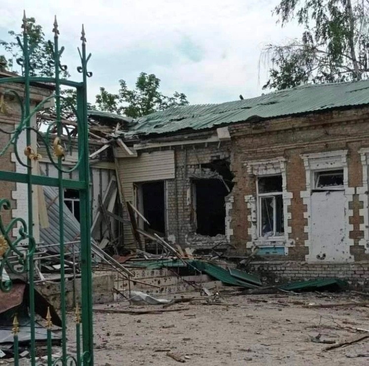 Попаснянський ліцей №20 після обстрілу