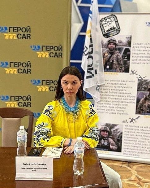 Софія потрапила до "чорних списків" "лднр" за проукраїнську позицію та військових у родині