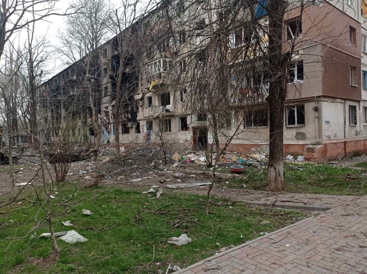 Будинок, де жили Міла і Сергій у Маріуполі