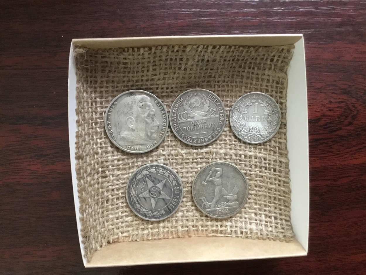Кілька монет прадіда Дмитра Поколенка – 1915, 1922 і 1934 років – родина має у власній колекції