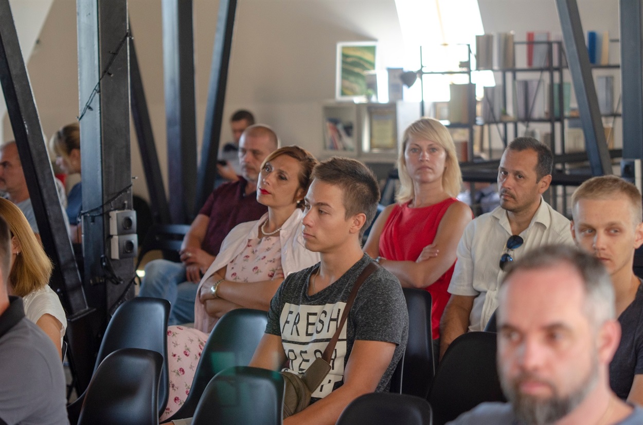 На квартирник в Coworking&amp;Event пространство TOP PLACE собрались жители Славянска, Краматорска, Святогорска, Лимана, которым небезразлично будущее их городов 