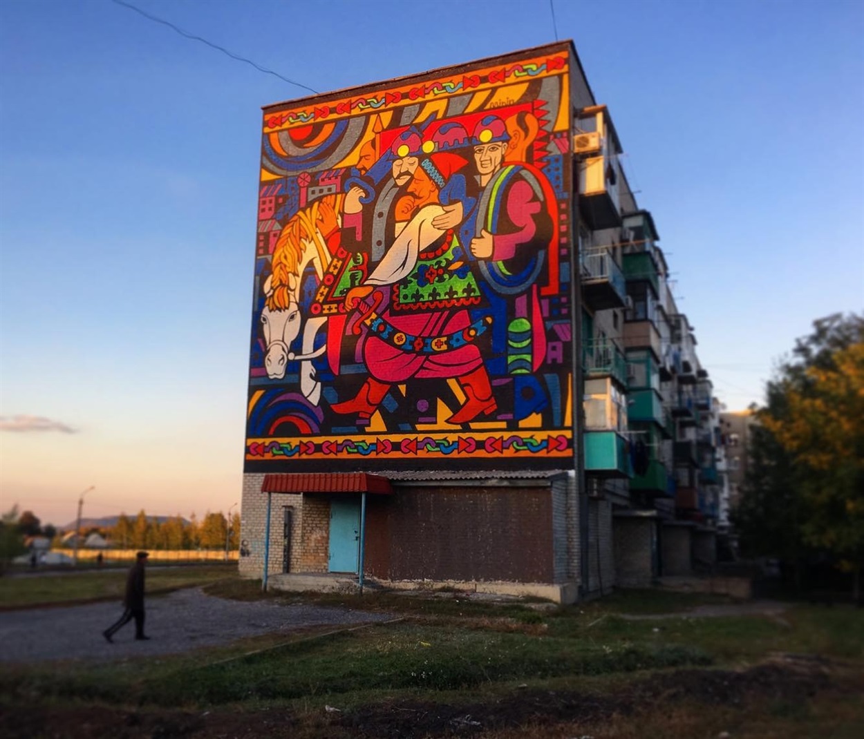 Один из муралов художника в Мирнограде