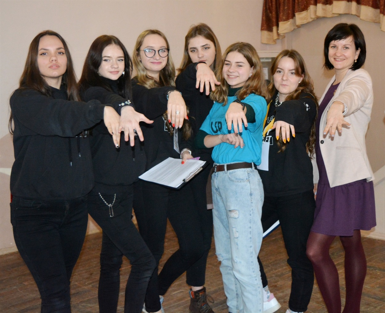 Команда «Emoji»