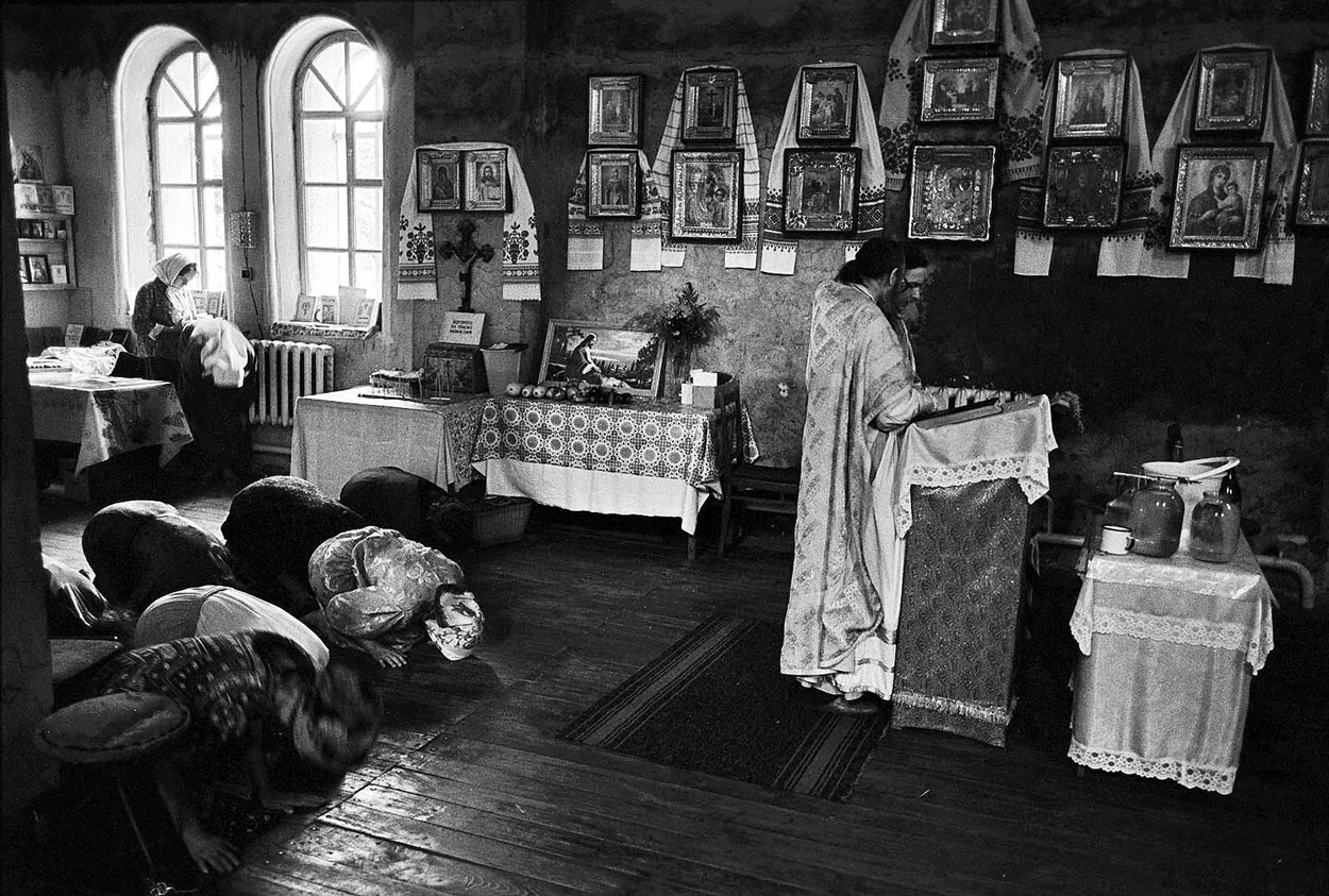 Церква у Старобільську, 1995 рік. З міст і містечок, де у 1990-х знімав Валерій Мілосердов, нині тільки він неокупований