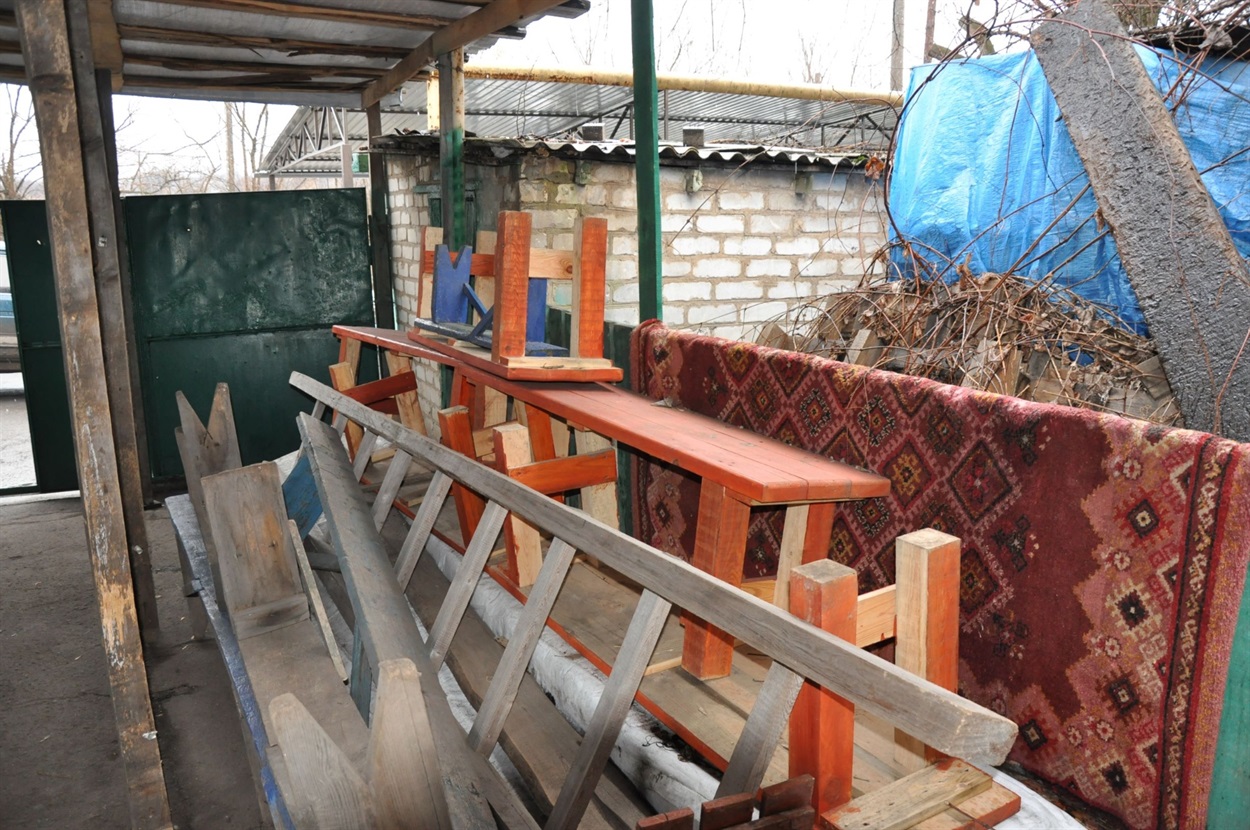 На подвір’ї гуманітарного центру Жованки