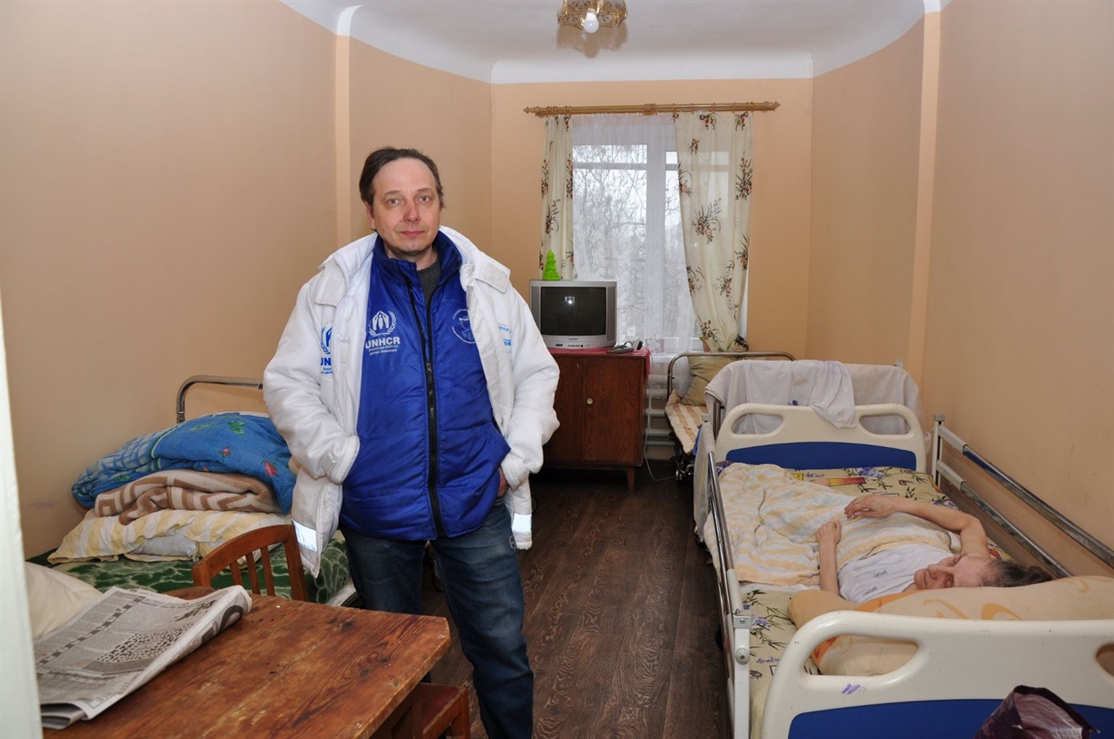 Евгений Ткачев в отделении для лежачих хосписа в Часов Яре