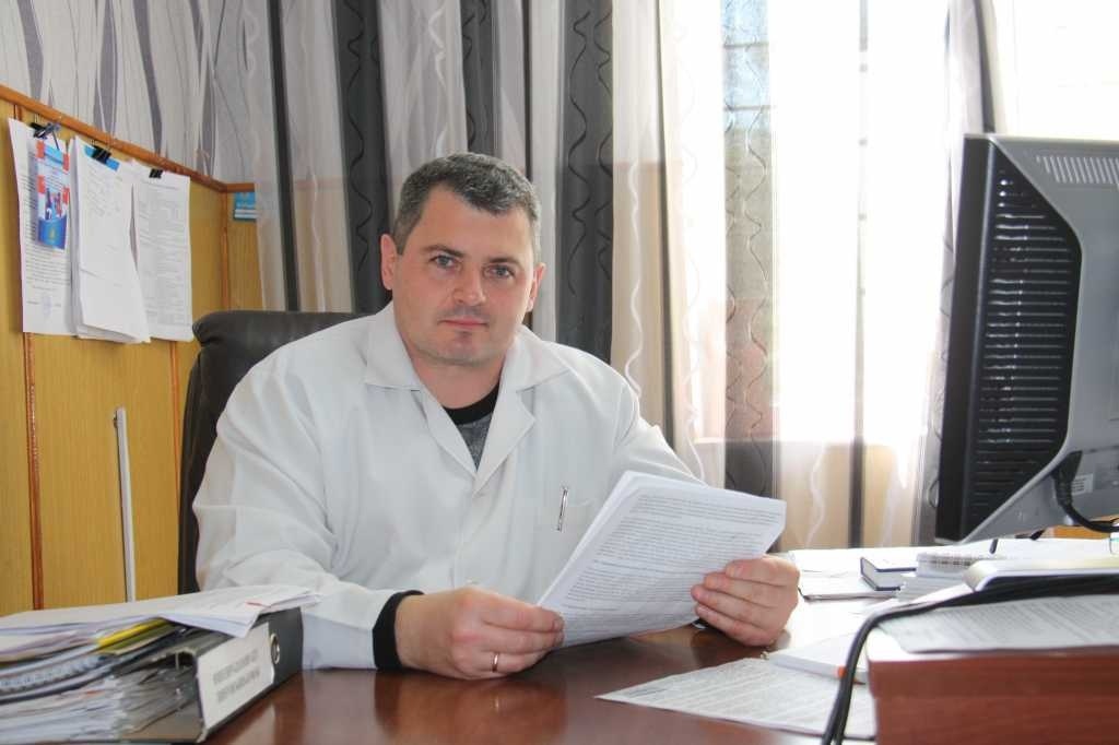Директор&nbsp;Рубежанской центральной городской больницы Эдуард Кравченко