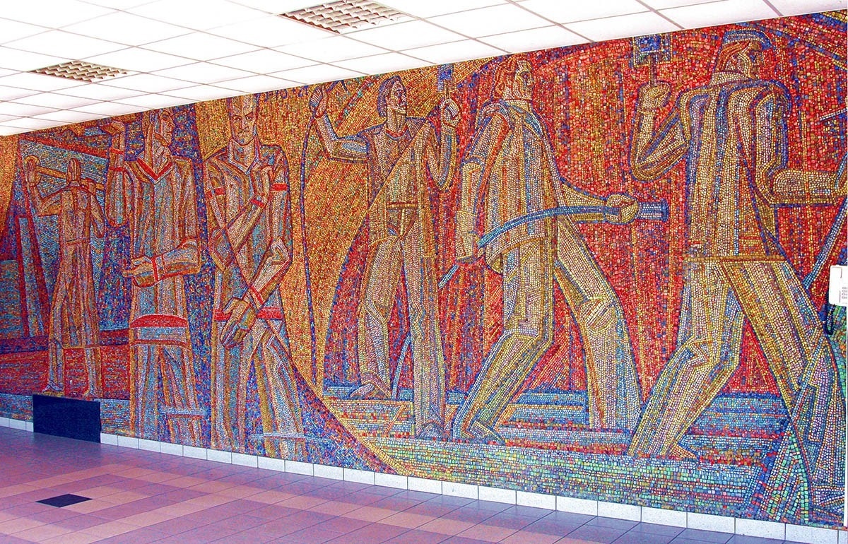 Мозаика «Люди Тяжмаша». Мариуполь, ОАО «Азовмаш». Фото А. Козлова