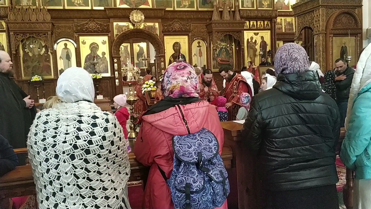 Так 3 травня у Святогірській лаврі причащали вірян, зокрема дітей