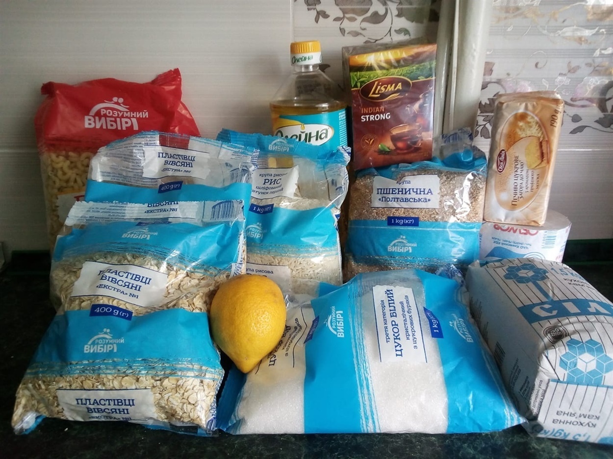 Такие продуктовые наборы в Донецкой области выдали людям с инвалидностью и одиноким пенсионерам в апреле