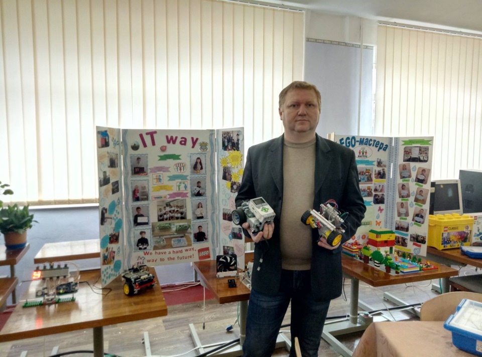 Учитель информатики Андрей Лукьяненко