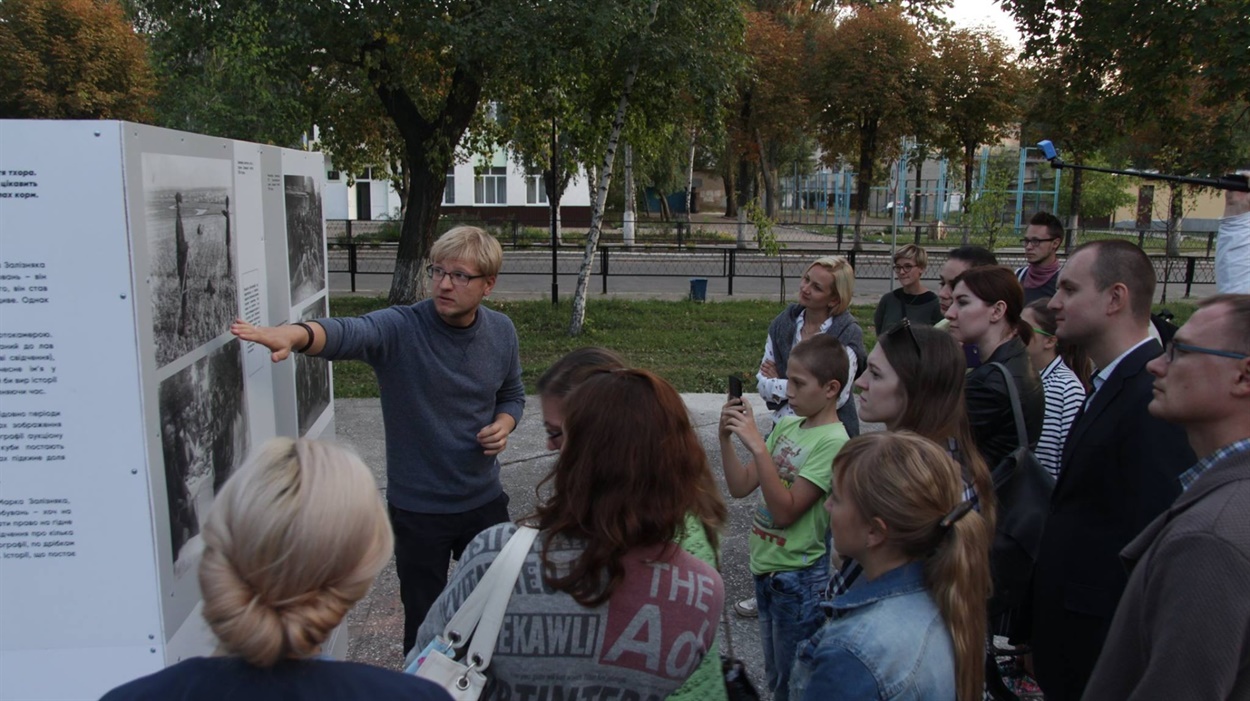 Олександр Михед на презентації проєкту «Втрачена мозаїка Марка Залізняка» у Покровську