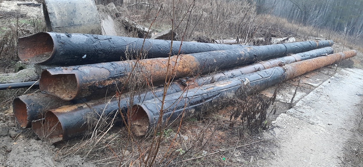 Труби, які продають на металобрухт