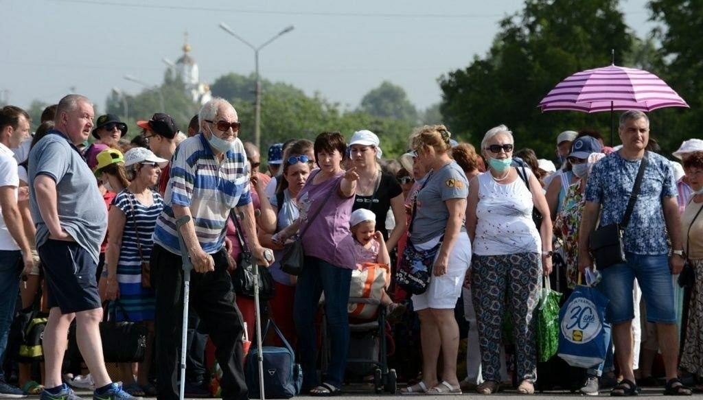 Донецкие СМИ публикуют фото очередей на «Еленовке» 7 июля