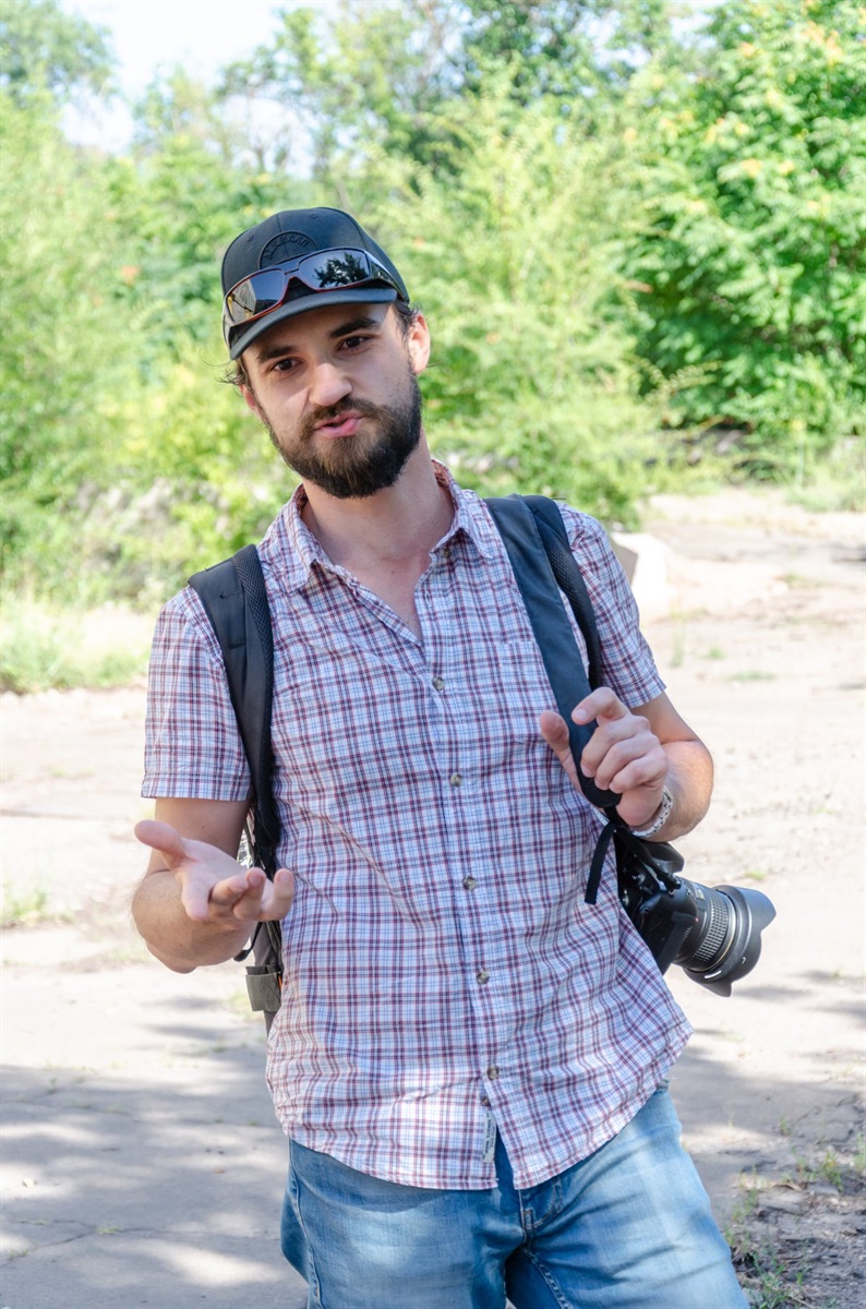 Один з авторів книги «Усі відтінки маріупольських мозаїк» Іван Станіславський