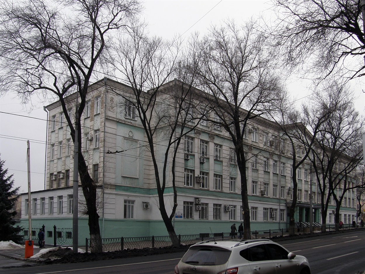 Будівля філологічного факультету ДонНУ в Донецьку (наразі під контролем окупаційної адміністрації)