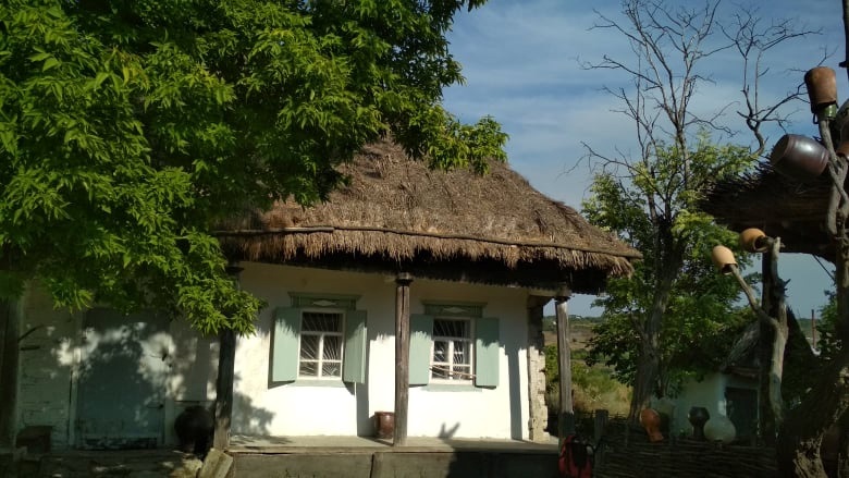 Мазанка в музее в Маяках