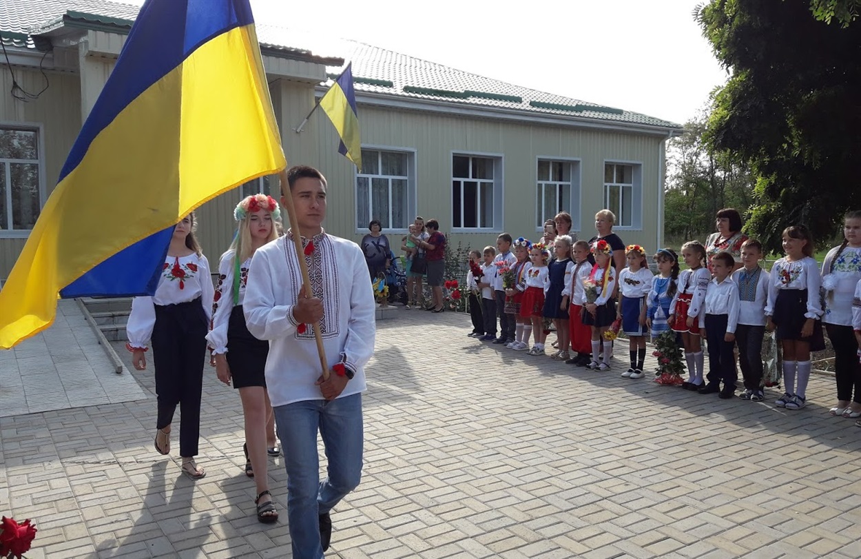 Так в Керменчицкой школе отпраздновали День знаний. Теперь учащиеся и учителя на самоизоляции