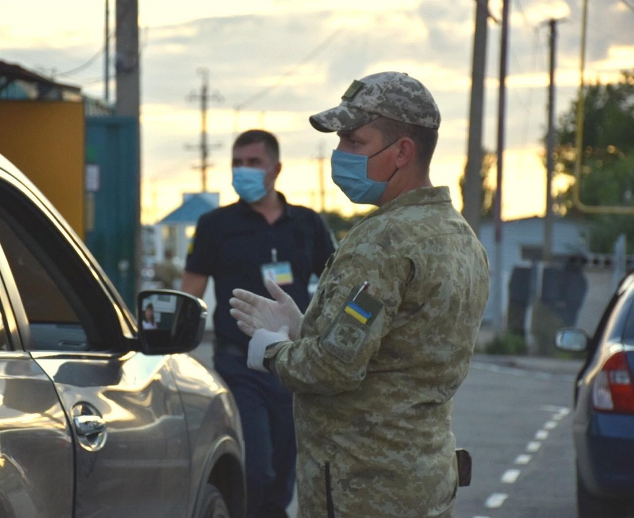 Пограничник на КПВВ