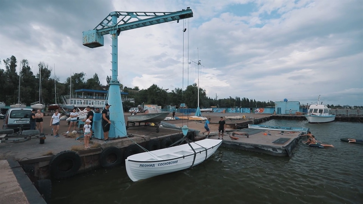 Спуск на воду лодки Владимира Дудника