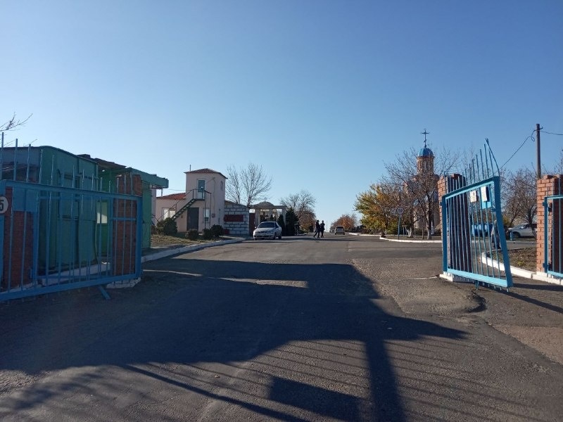 В’їзд до Старокримського кладовища в Маріуполі