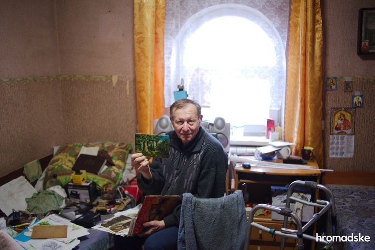70-річний Олександр Карих з Горлівки займається малюванням