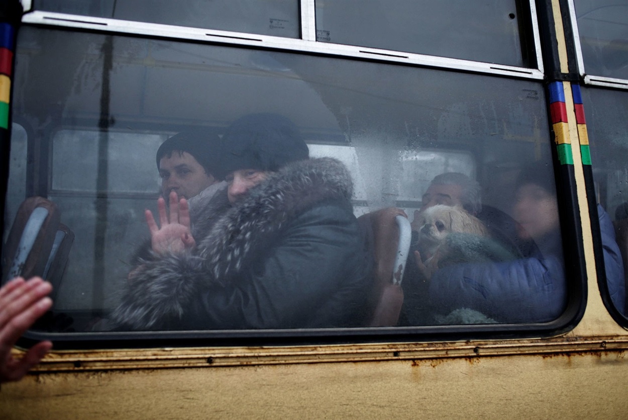 Эвакуация горожан из Дебальцево.