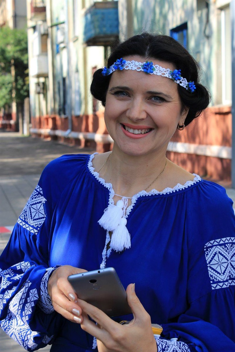 Наталія Поколенко, журналістка з Костянтинівки у вишиванці