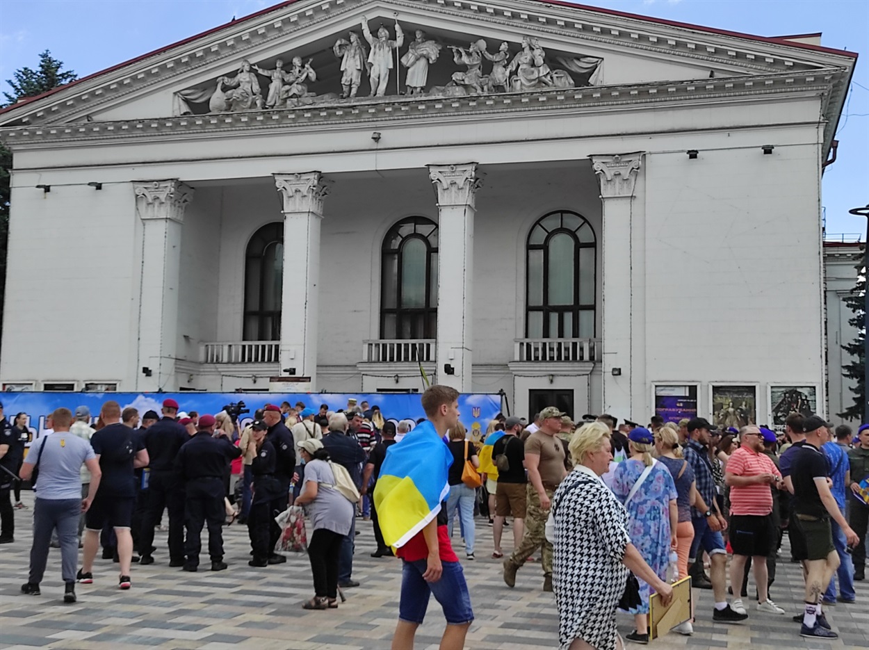 Парад військової техніки 2021 у Маріуполі 