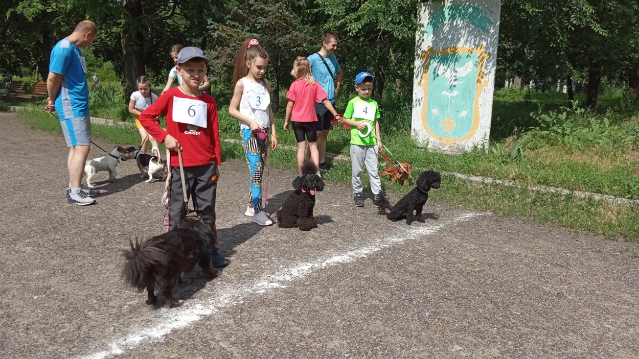 Участники забега с животными в Славянске