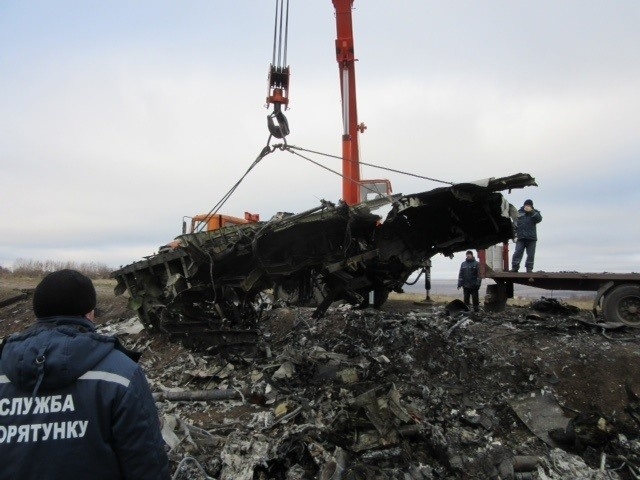 Обломки самолета вывезли с оккупированных территорий