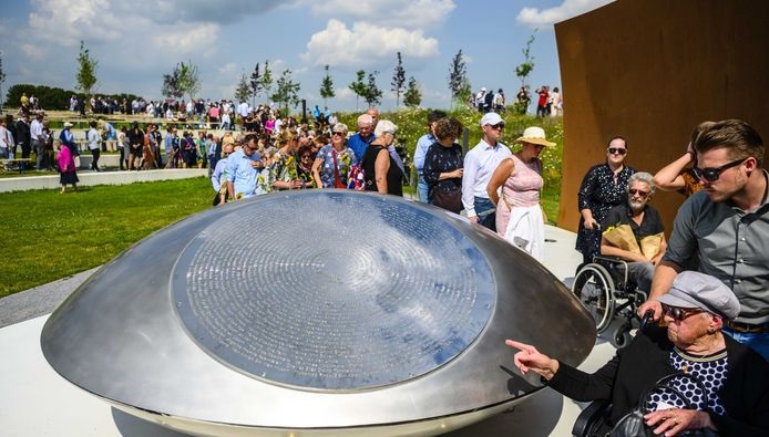 Мемориальный парк в память о жертвах катастрофы МН-17